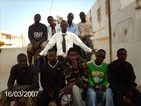 Runden  black famillly 